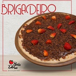 BRIGADEIRO COM MORANGO E CEREJA